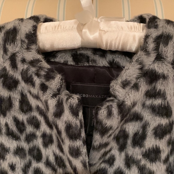 BCBGMAXAZRIA LUXURY DAVIE WOVEN FAUX FUR SHORT SLEEVE LEOPARD 🐆 PRINT JACKET S - Picture 3 of 11